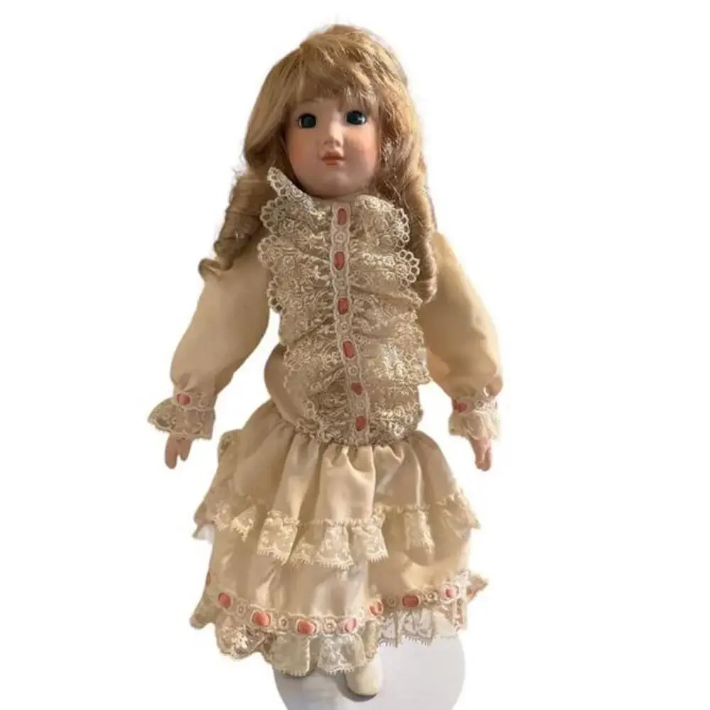 Doll Very pretty 17